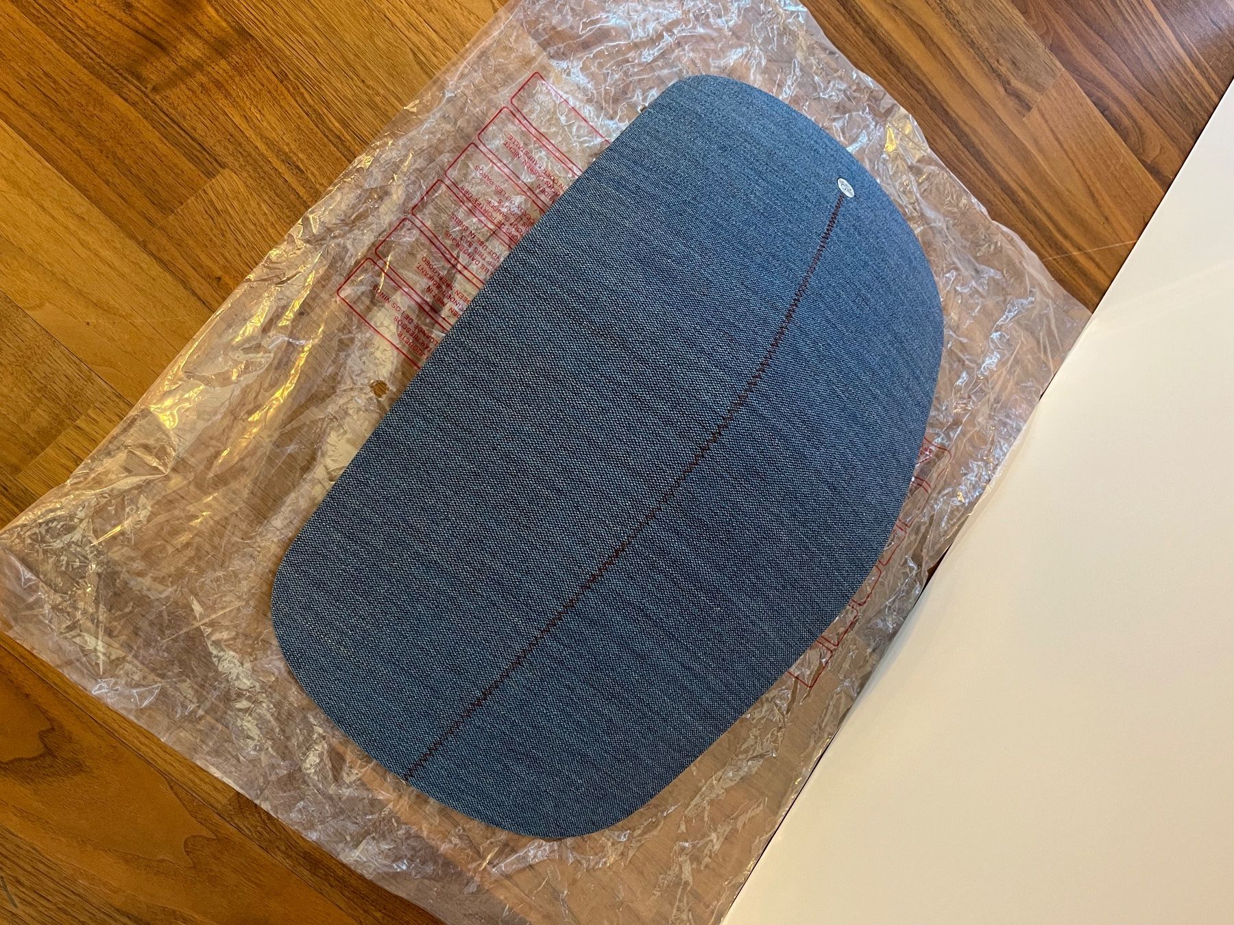 Tessuti: Tissu Beoplay A6 Kvadrat Dusty Blue – Nuovo (secondo la descrizione) da Sion venduto da Bang-OlufsenSion 2