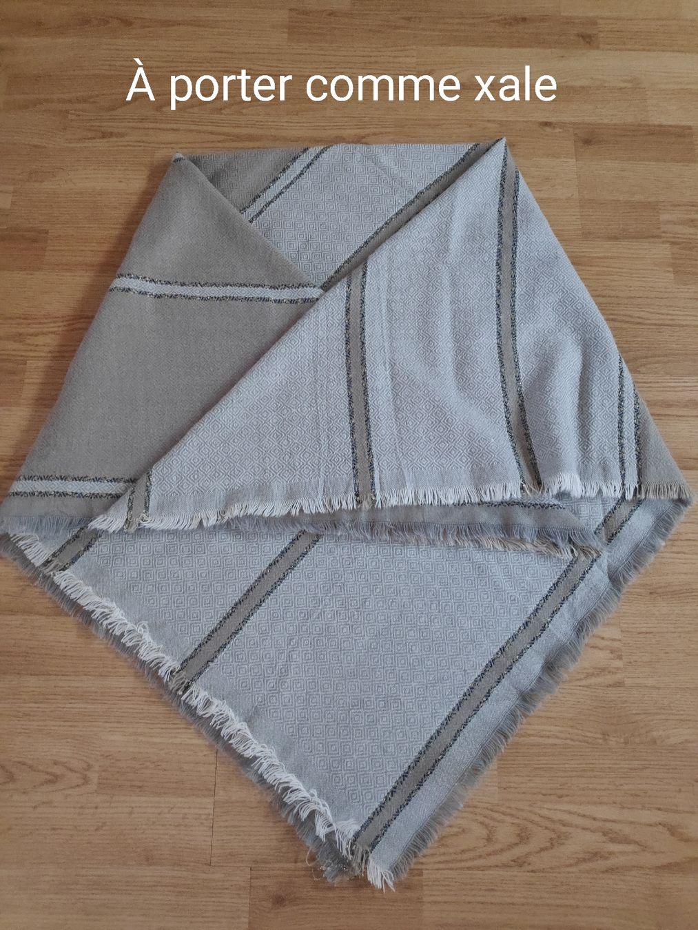 Foulards, Tücher & Schals: Grande écharpe – Gebraucht aus Couvet von fat_kyl7 1