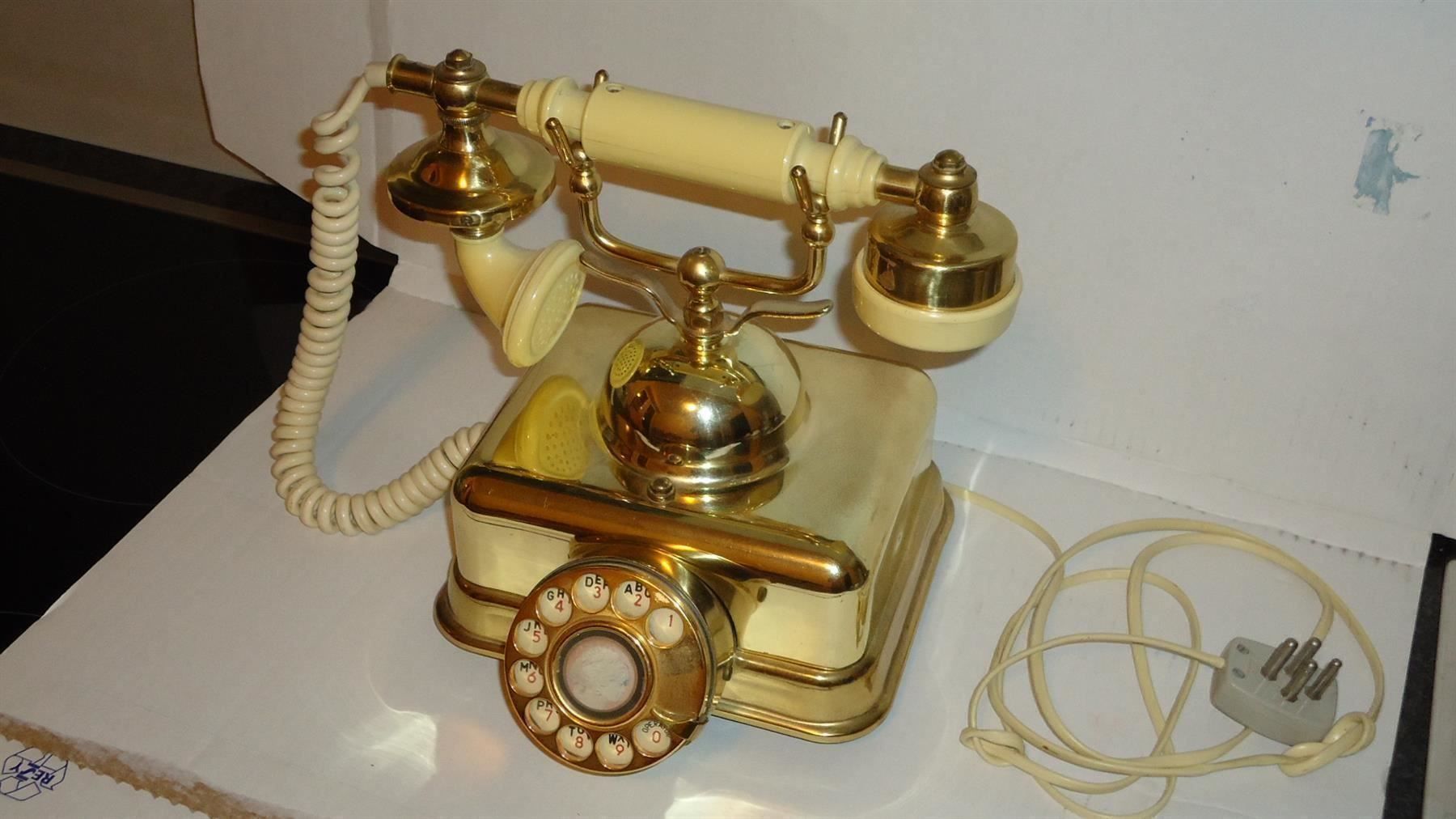 Telefoni: Téléphone ancien, métal, Telefon – Usato da Lausanne venduto da asdyx 4