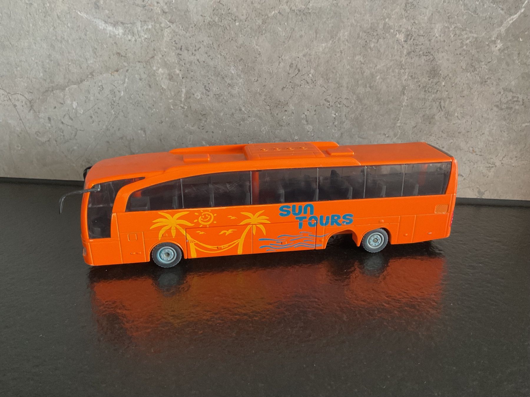 Siku Modellini d'auto: Siku Super Mercedes-Benz Bus – Usato da Neuchâtel venduto da sta_7qfy 2
