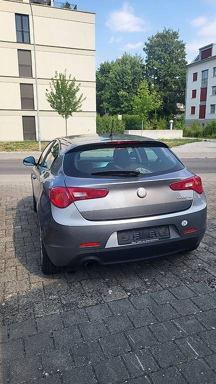 Automobili: Alfa Romeo Giulietta – Usato da Niederuzwil venduto da nissnismo 2