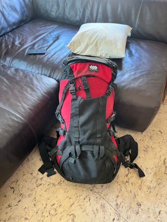 Vintage Madden Trekkingrucksack / Wanderrucksack Rot-Schwarz