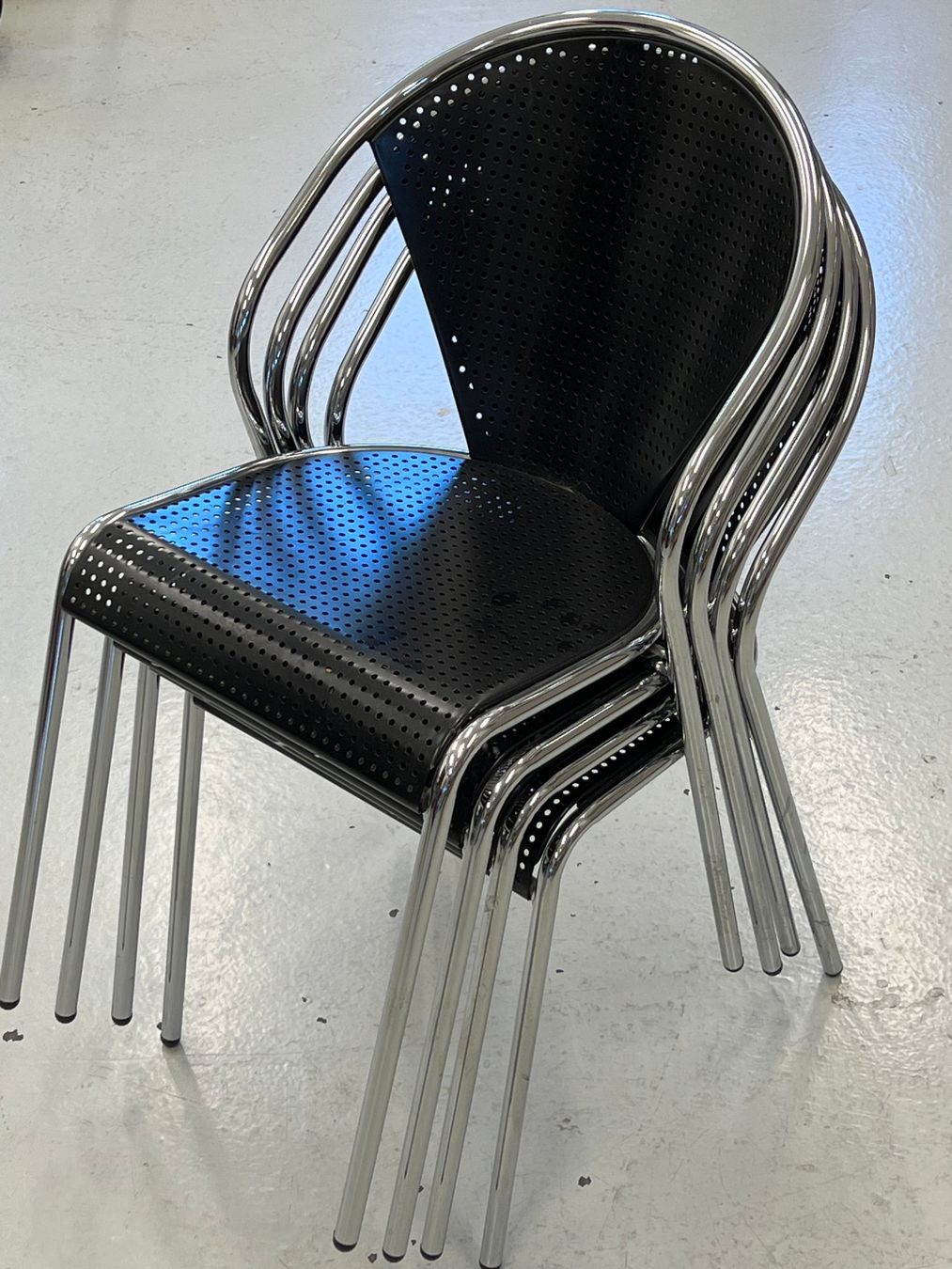 Sedie: Stühle aus Metall  Cooles Design – Usato da Bern venduto da tradestation 3