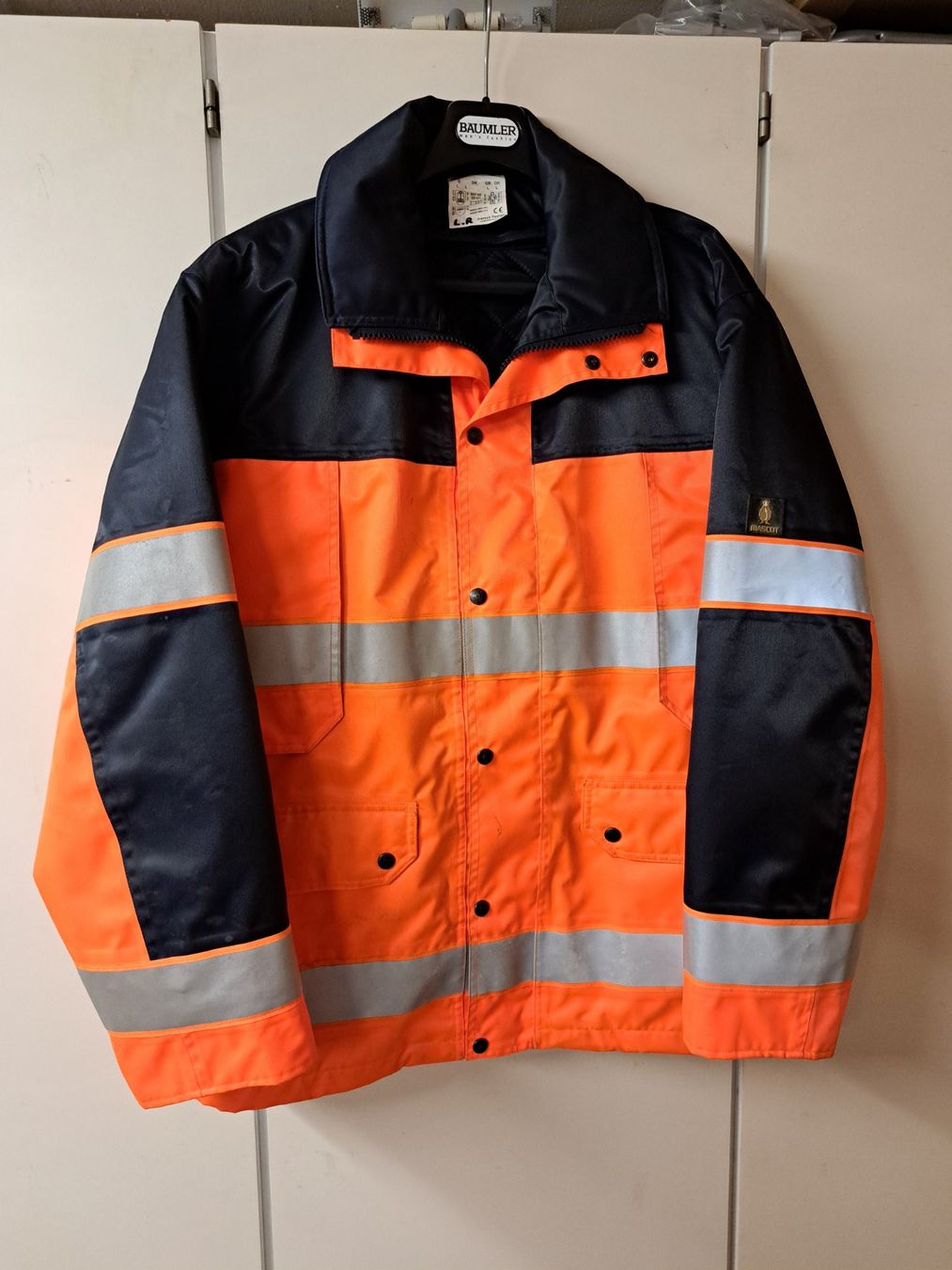 Giacche: Arbeitsjacke MASCOT Gr.L – Usato da Holderbank AG venduto da Erohr