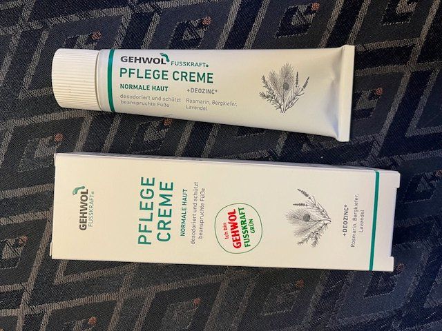 Pediküre: Pflege Creme bei schwitzenen Füssen – Neu und originalverpackt aus Nottwil von Frontal 3