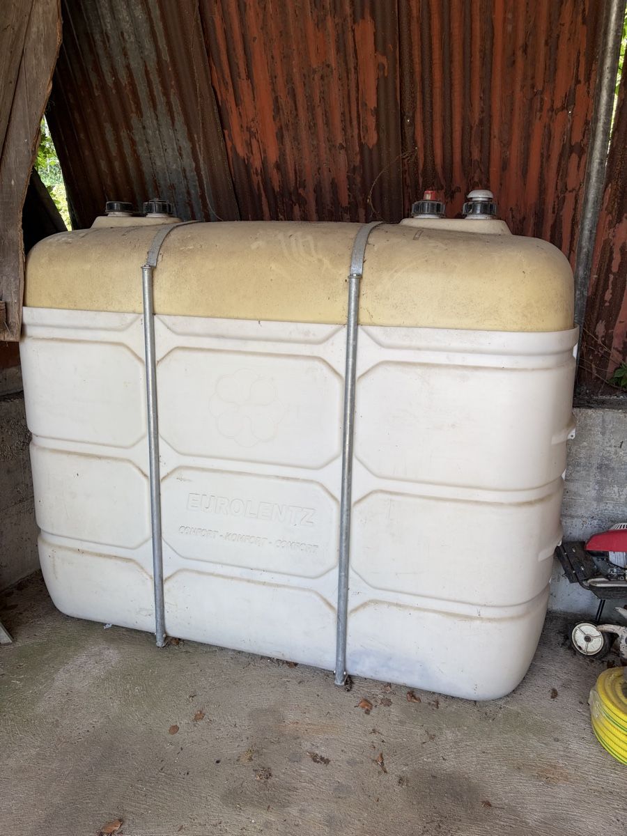 Sonstiges Fahrzeugzubehör: Dieseltank 2000liter – Gebraucht aus Uster von roli2424