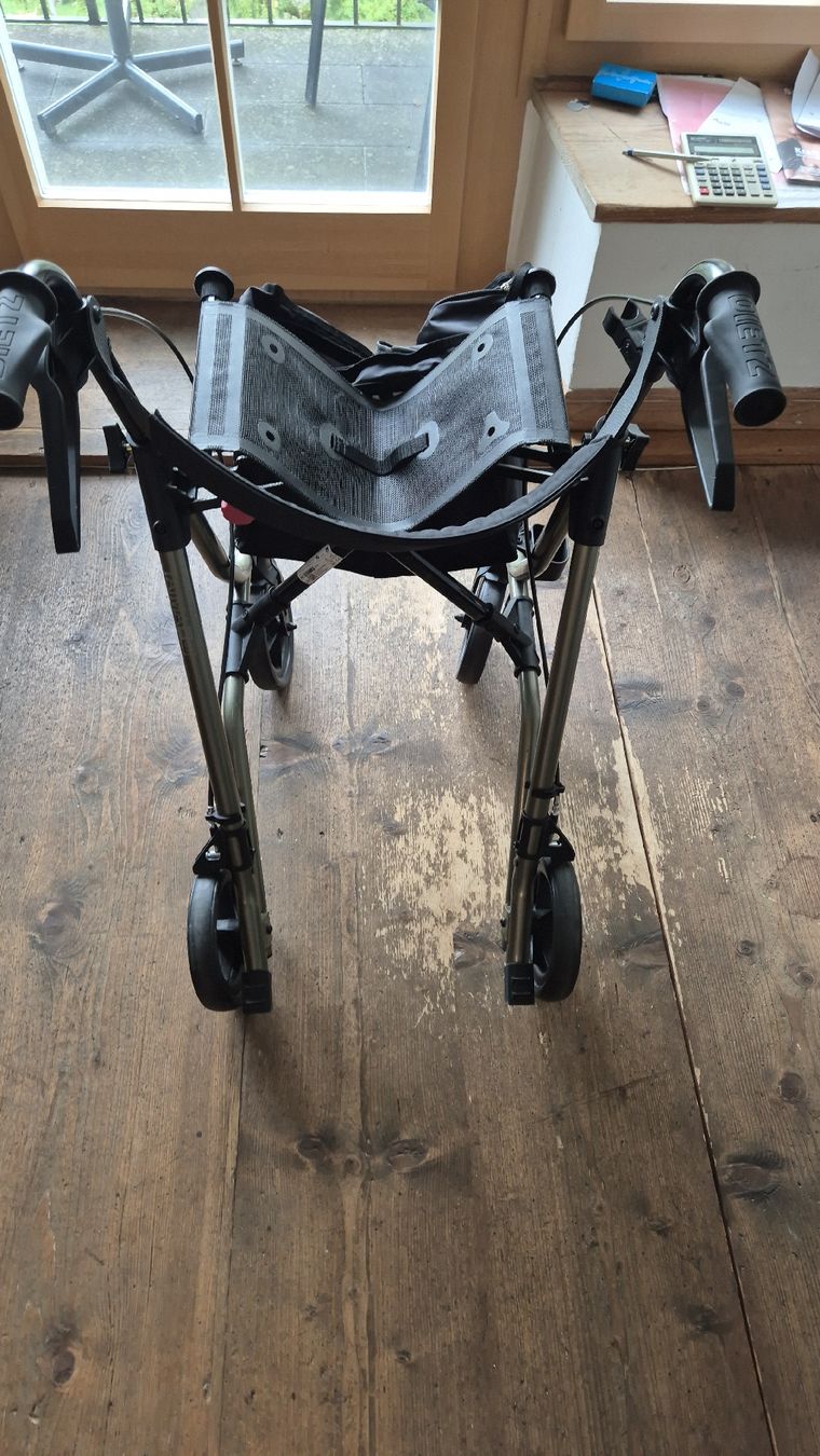 Aides à la marche: Rollator Taima M GT – Neuf (Voir description) à Zürich par plueschi02 3