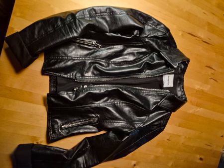 Giacca di ecoppelle Bershka nera, taglia S!