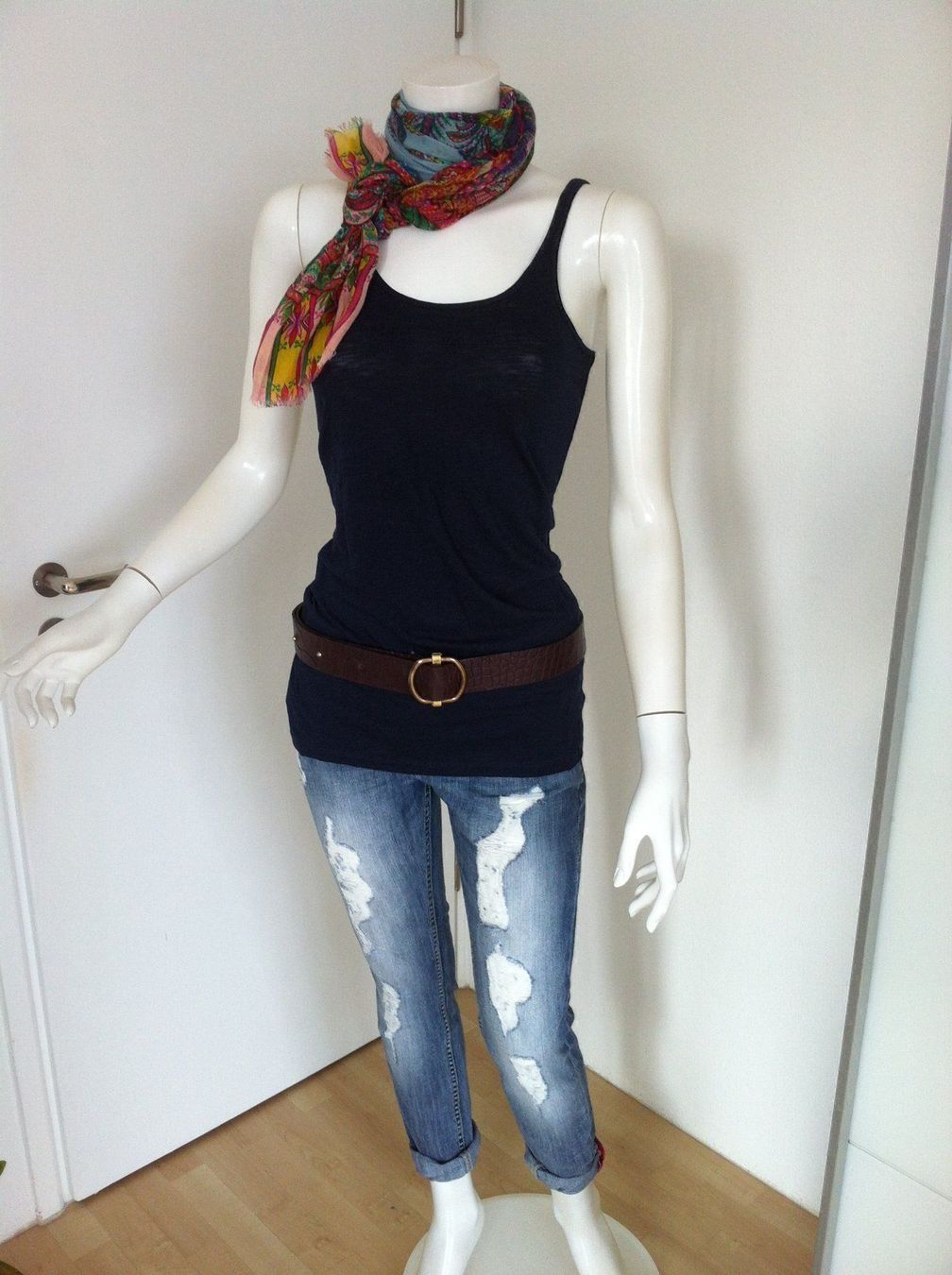 Mango Tops: 🤩MANGO BASIC TANK TOP DUNKELBLAU & ARMANI P. – Gebraucht aus Olten von Naja-Twins-Twins 3