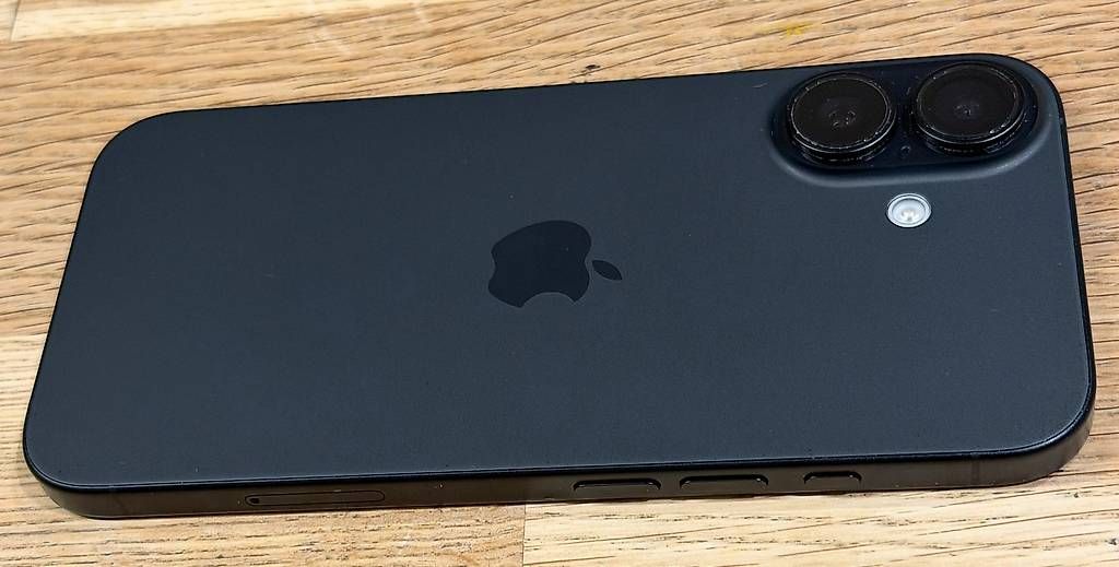 Apple Telefoni cellulari / Smartphones: iPhone 16  512 GB  Schwarz – Usato da Bottmingen venduto da cinchispa 4