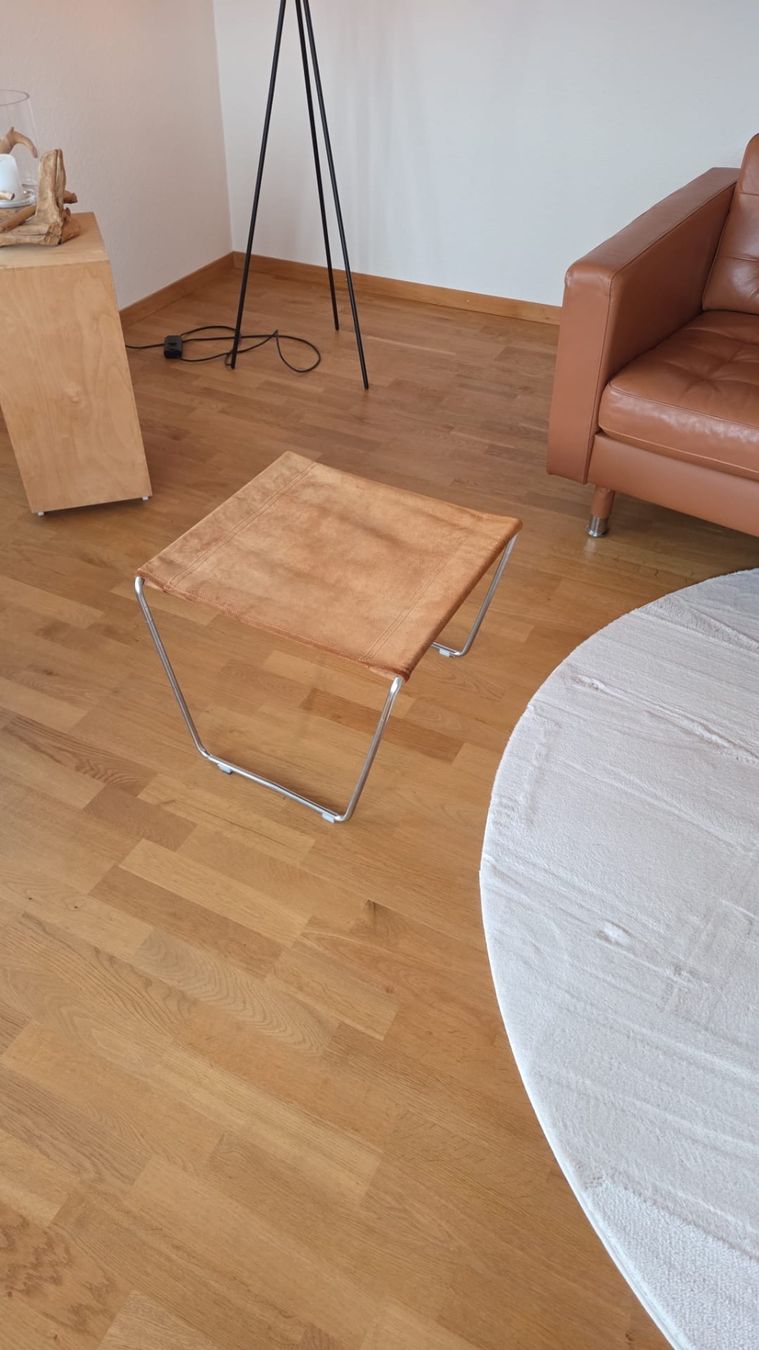 Fritz Hansen Sessel: Rare Fritz Hansen "Bachelor" Fusssessel Footstool, Dänemark – Neu (gemäss Beschreibung) aus Weissbad von FlickflauderY