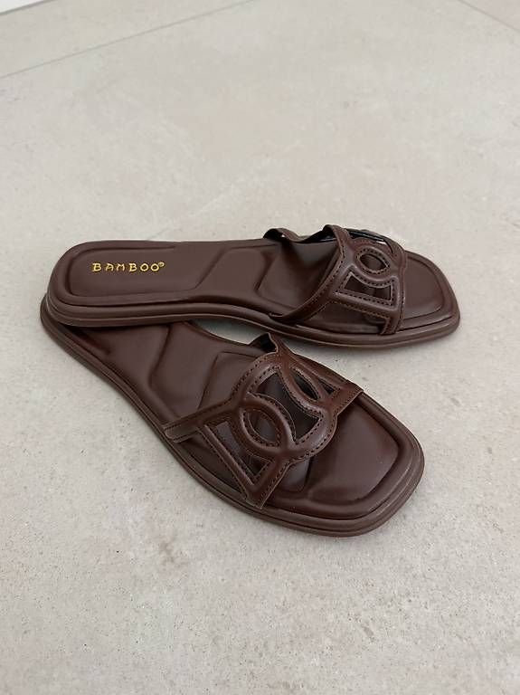 Chaussures femmes: Slip On Sandalen Gr. 38.5 - NEU – D'occasion à Merlischachen par GlamGarb