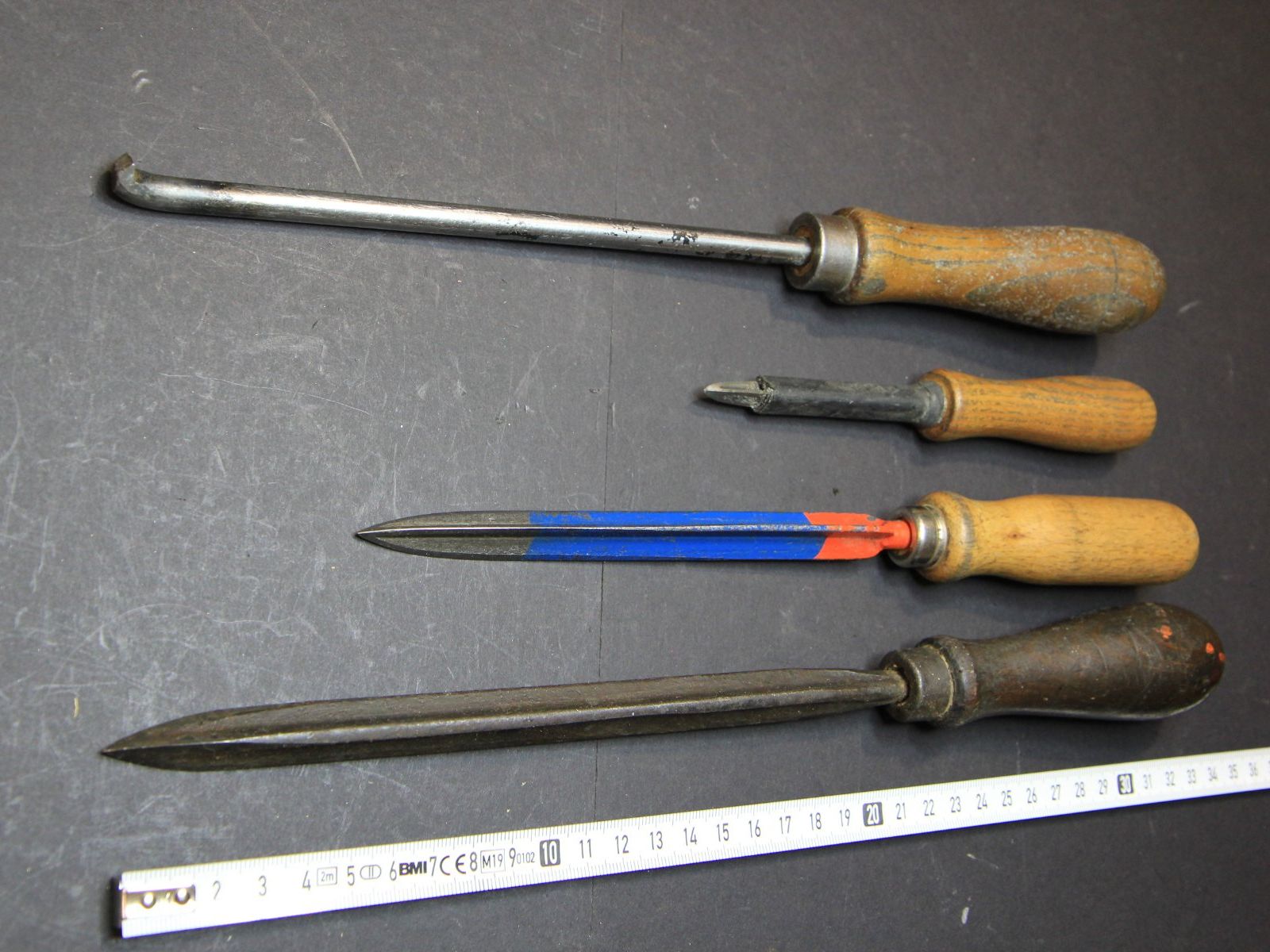 Tutti gli attrezzi: Dreikant- und Flachschaber – Usato da Hölstein venduto da Kraftpaket 1