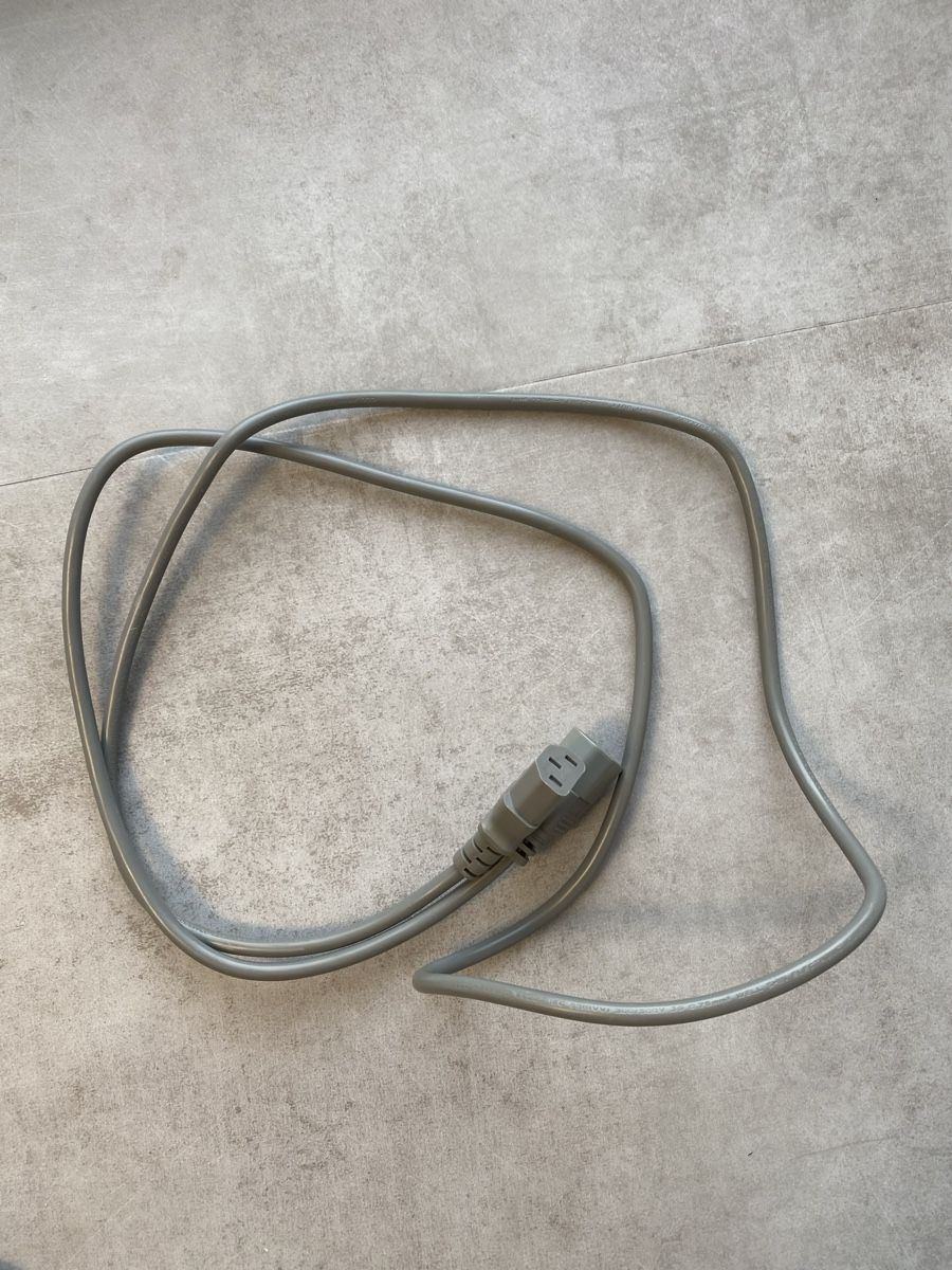 Cavi: Well Shin C13 auf C14 Kabel – Usato da Rüschlikon venduto da christin500 1