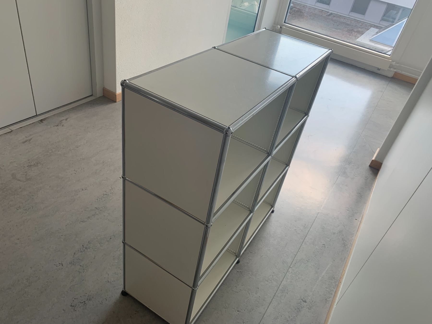 USM Scaffali: USM Emfangs pult. Weiss Lieferung Gratis – Usato da Thun venduto da Thuno6 4