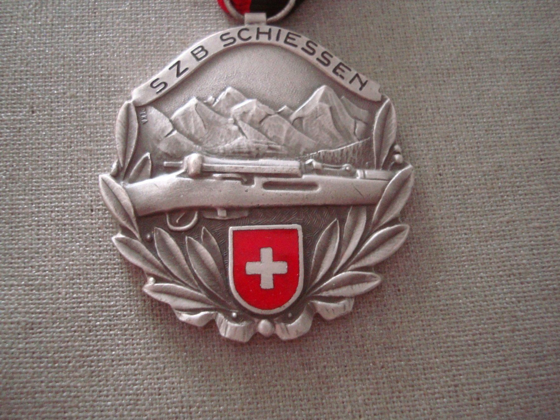 Médailles: Abzeichen Schützen - SZB Schiessen 1962 – D'occasion à Neuenegg par flohcante 1