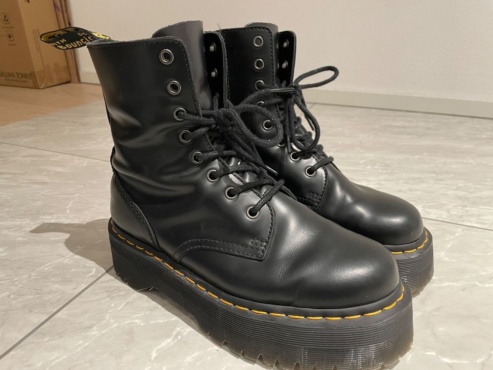 Dr Martens Jadon Plateau Sieht Aus Wie Neu Kaufen Auf Ricardo