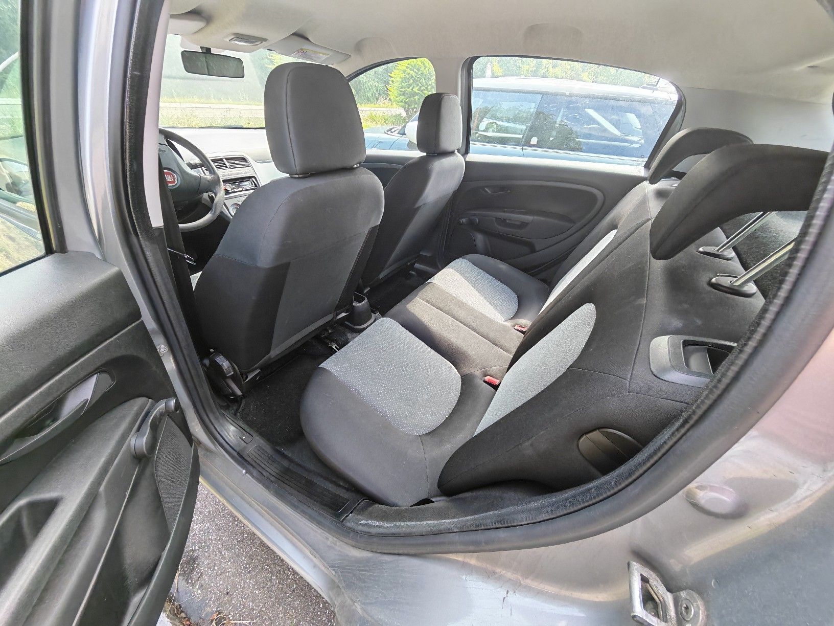 Fiat Autos: Fiat Punto 1.2 8fach bereift – D'occasion à Oetwil an der Limmat par Roonezzzz 4