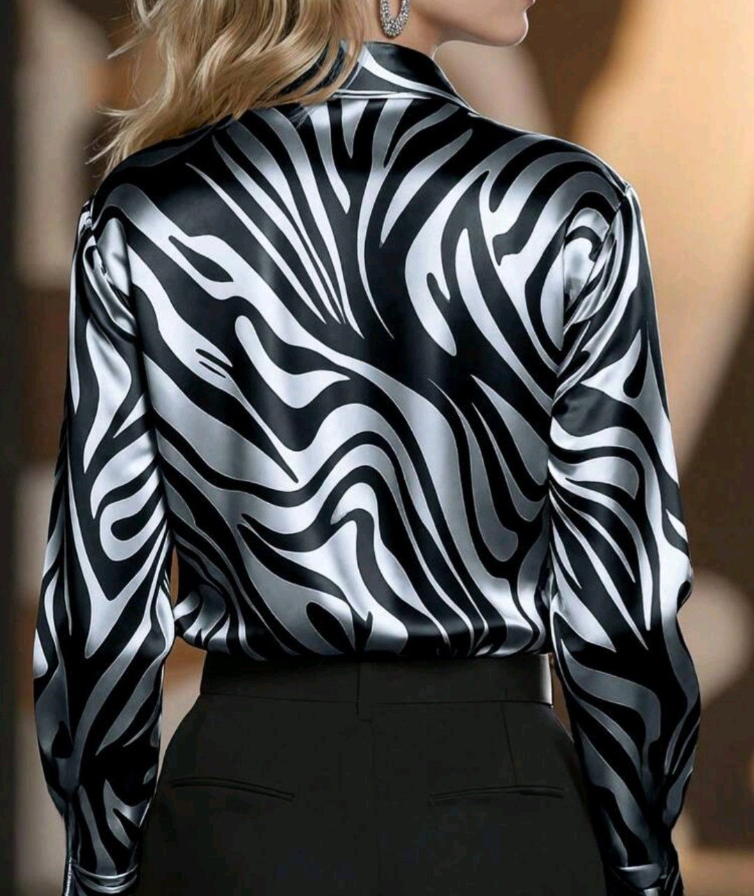 Blusen: Satin-Bluse mit Knöpfen, Langarm, Eleganter Freizeitstil – Neu (gemäss Beschreibung) aus Urtenen-Schönbühl von sep_k9jk 1