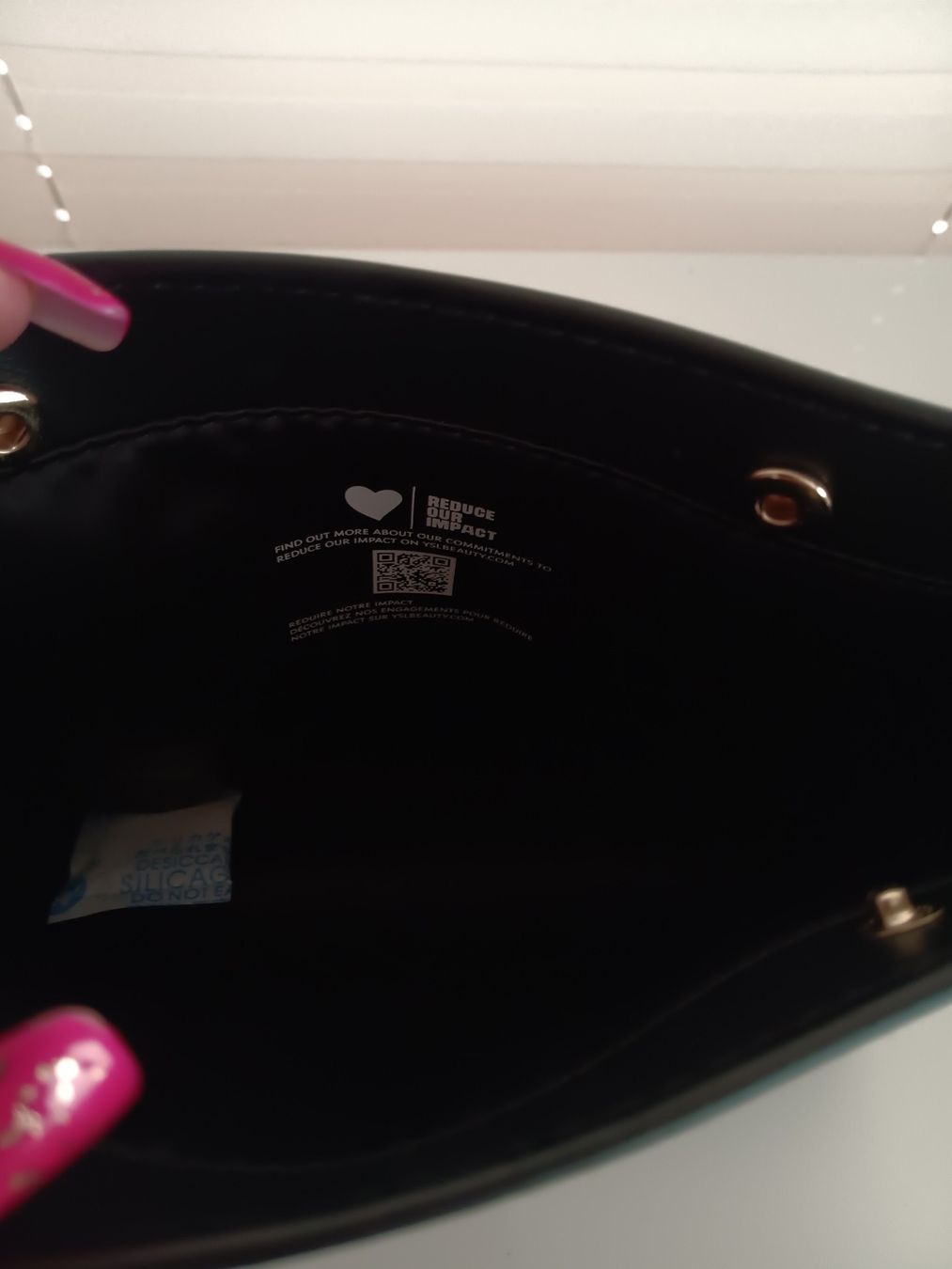 Saint Laurent Custodie per cosmetici: YSL Neu Original Kosmetiktasche in Schwarz QCR Code Elegant – Nuovo e nell'imballaggio originale da chur venduto da sieger911 2