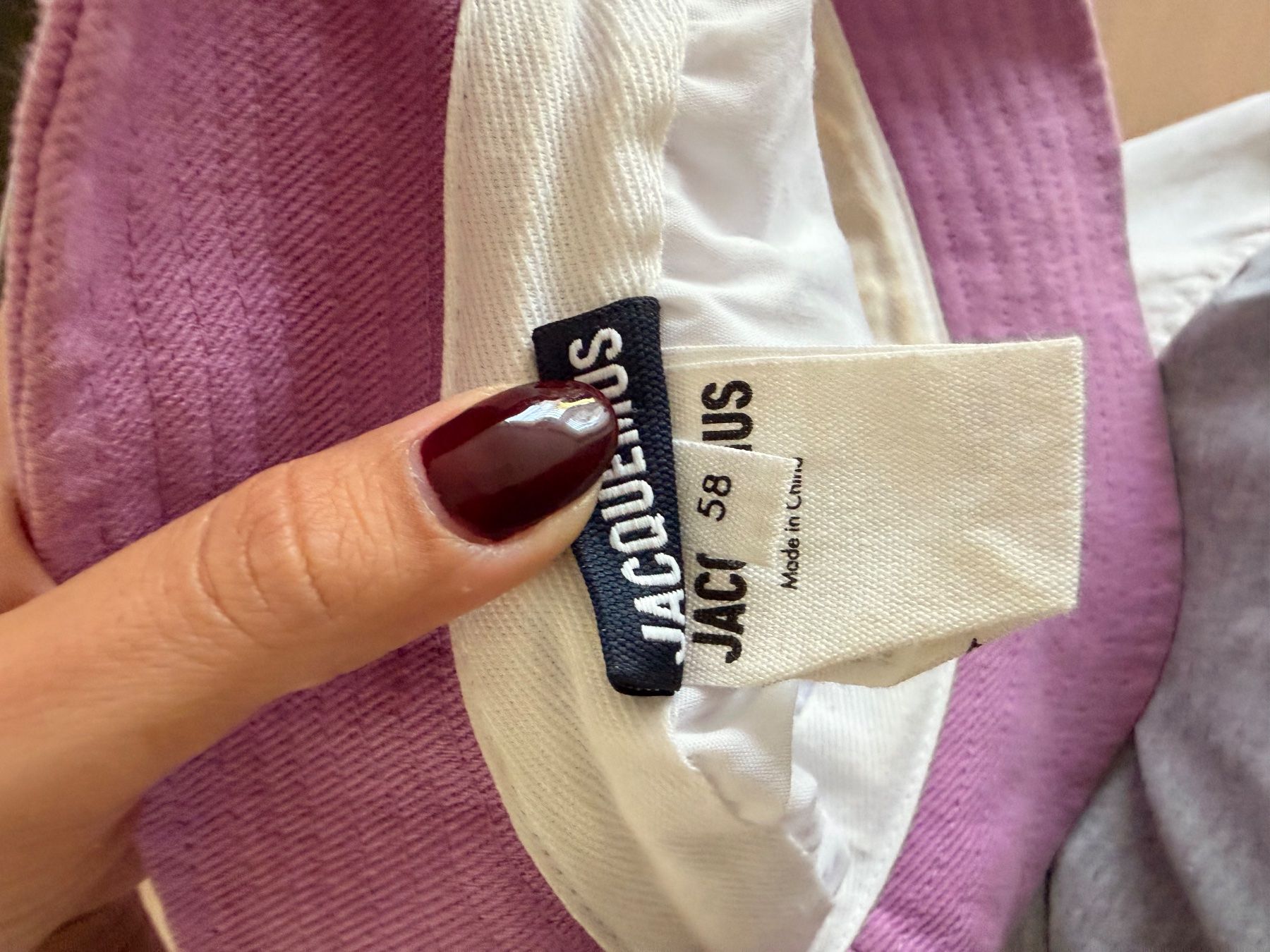 Jacquemus Chapeaux, bonnets & casquettes: Jacquemus Fischerhut Grösse 58 – D'occasion à Winkel par Stankocuk 2