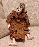 Marionnette traditionnelle en bois et textile (Asie sud-est)