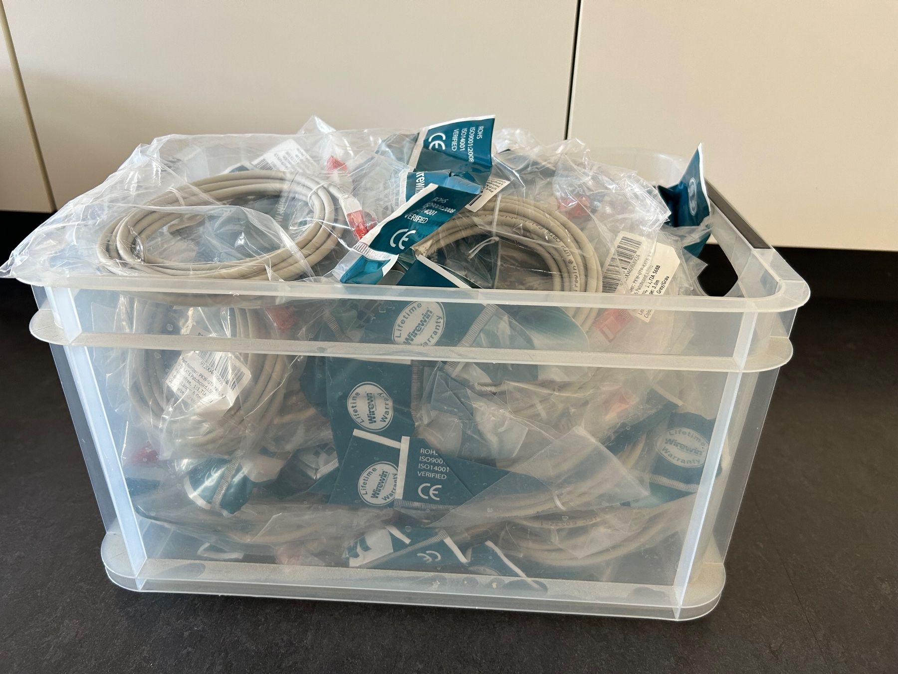 Kabel: Originalverpackt: Patchkabel 5m ganze Kiste – Neu und originalverpackt aus Zürich von miyata85 1