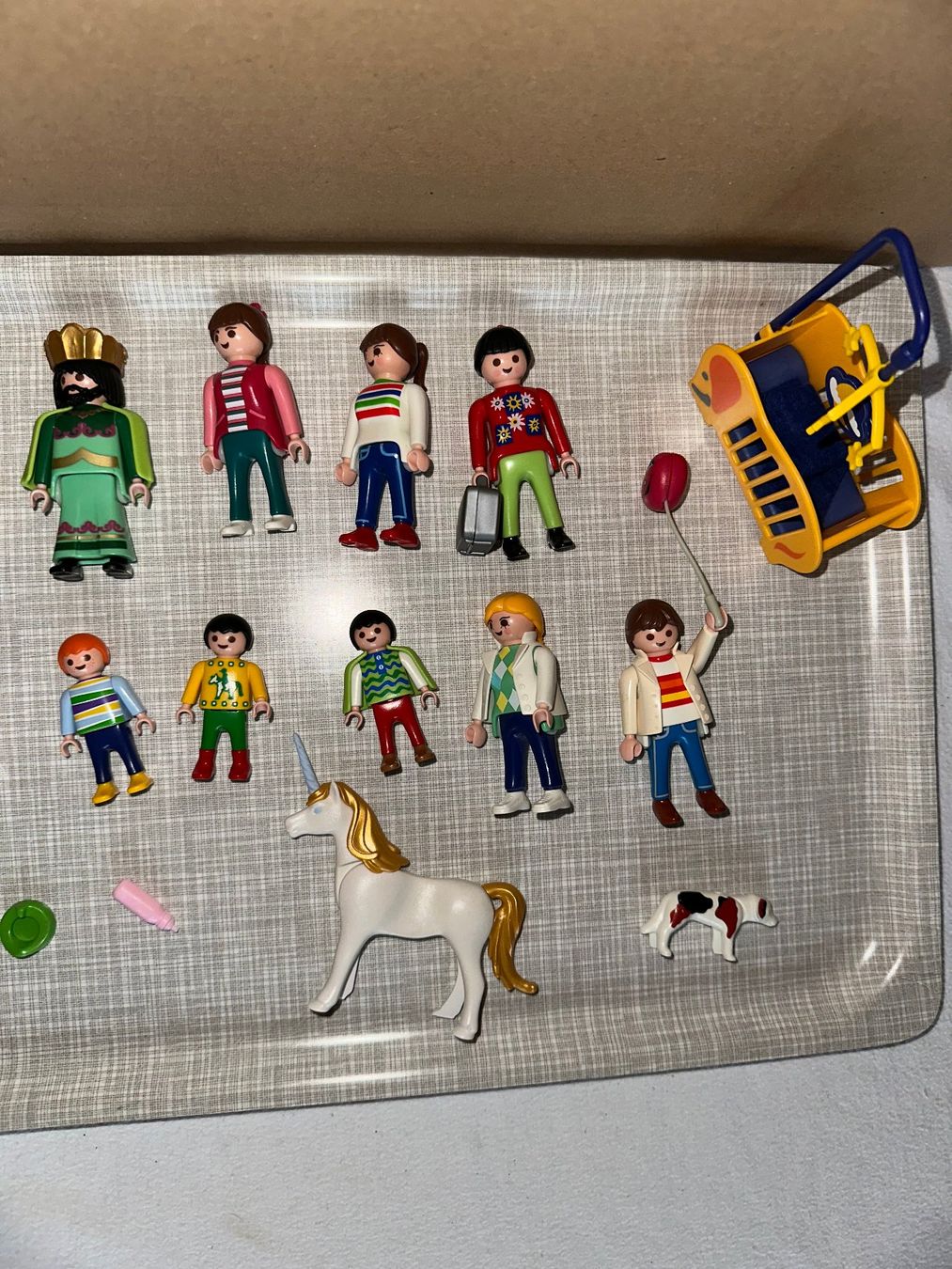 Playmobil Giocattoli: 17 figurines Playmobil – Usato da Ste-Croix venduto da BuffetSC 2