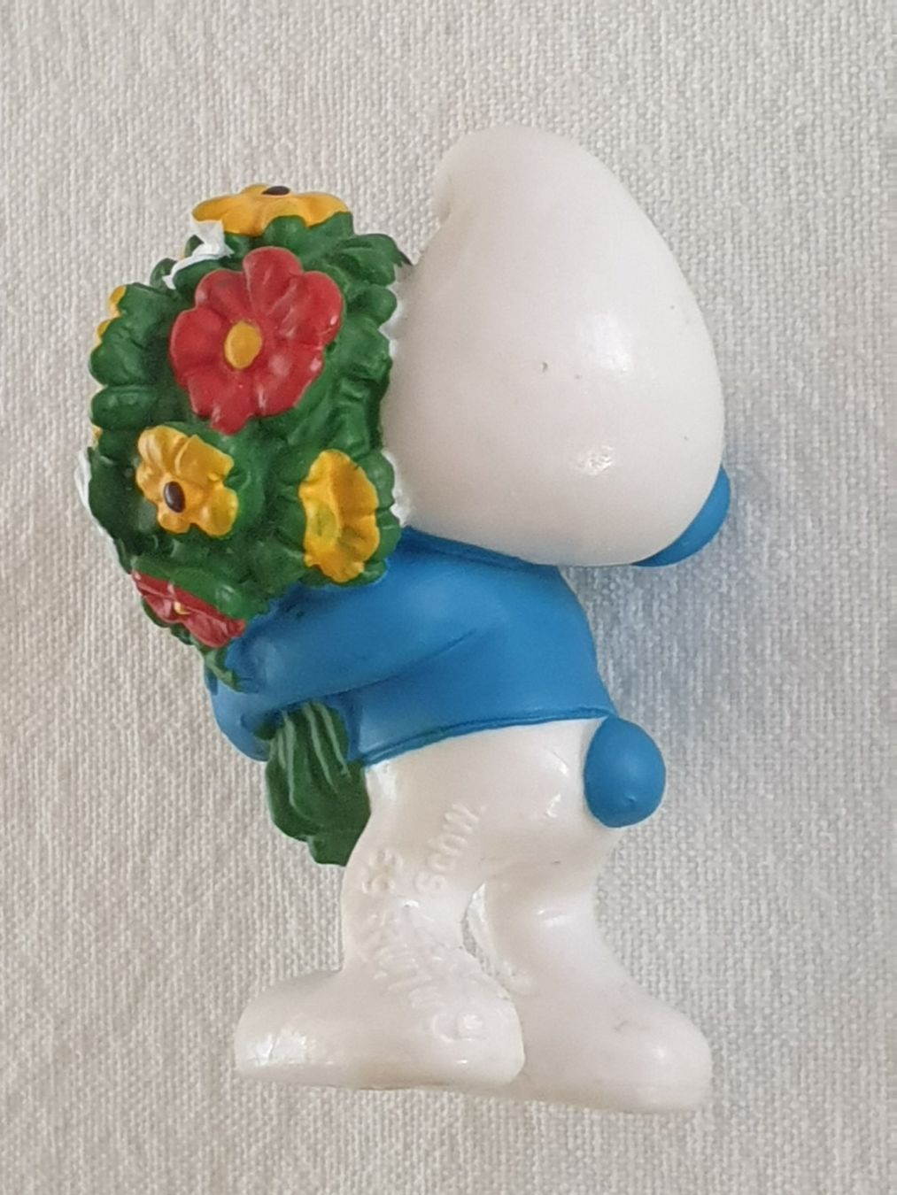 Schleich Statuette: Schlumpf mit Blumenstrauss – Usato da Mörschwil venduto da spirspi 3