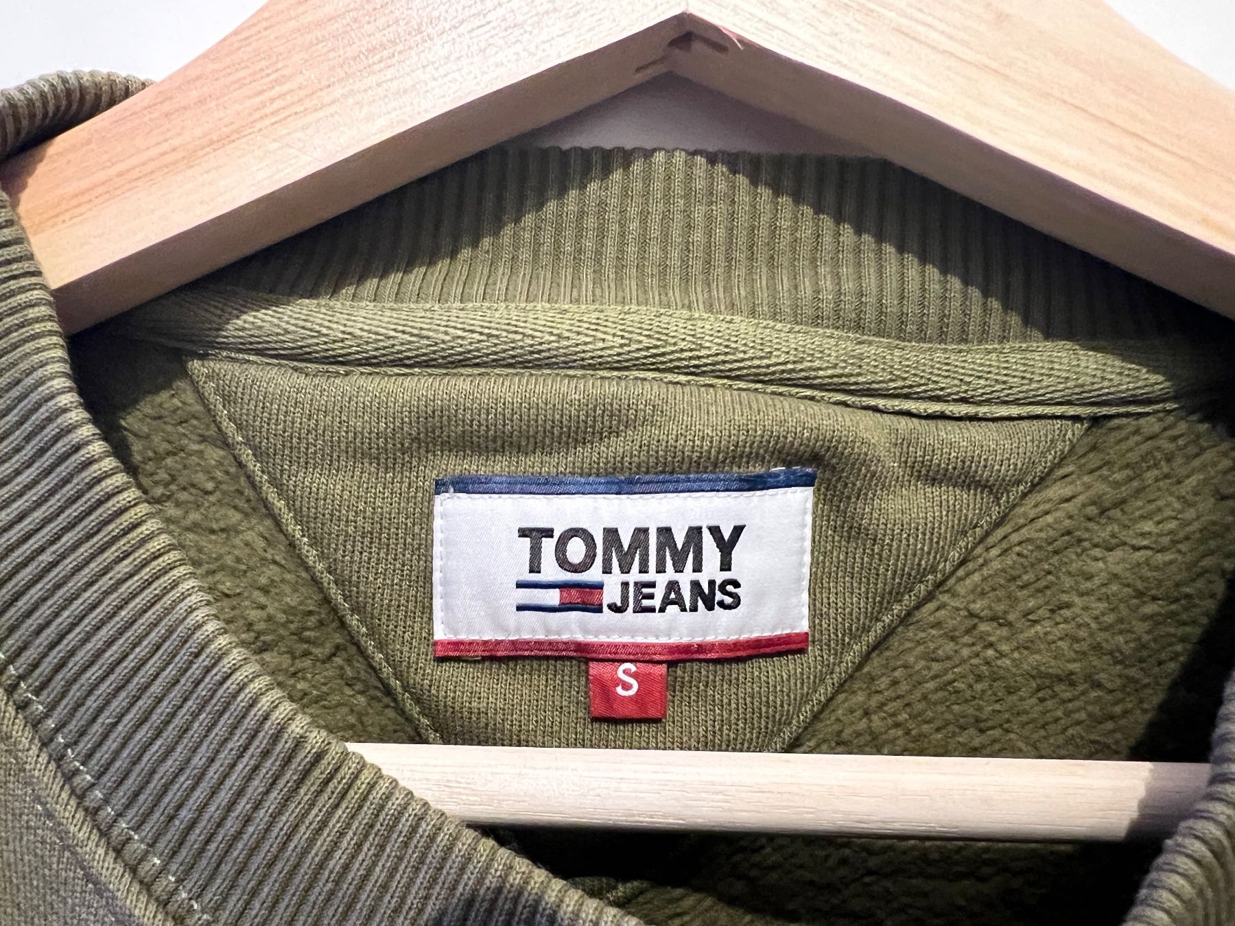 Maglioni & Felpe: Tommy Jeans Pullover – Usato da Luchsingen venduto da Hans-Maulwurf 1