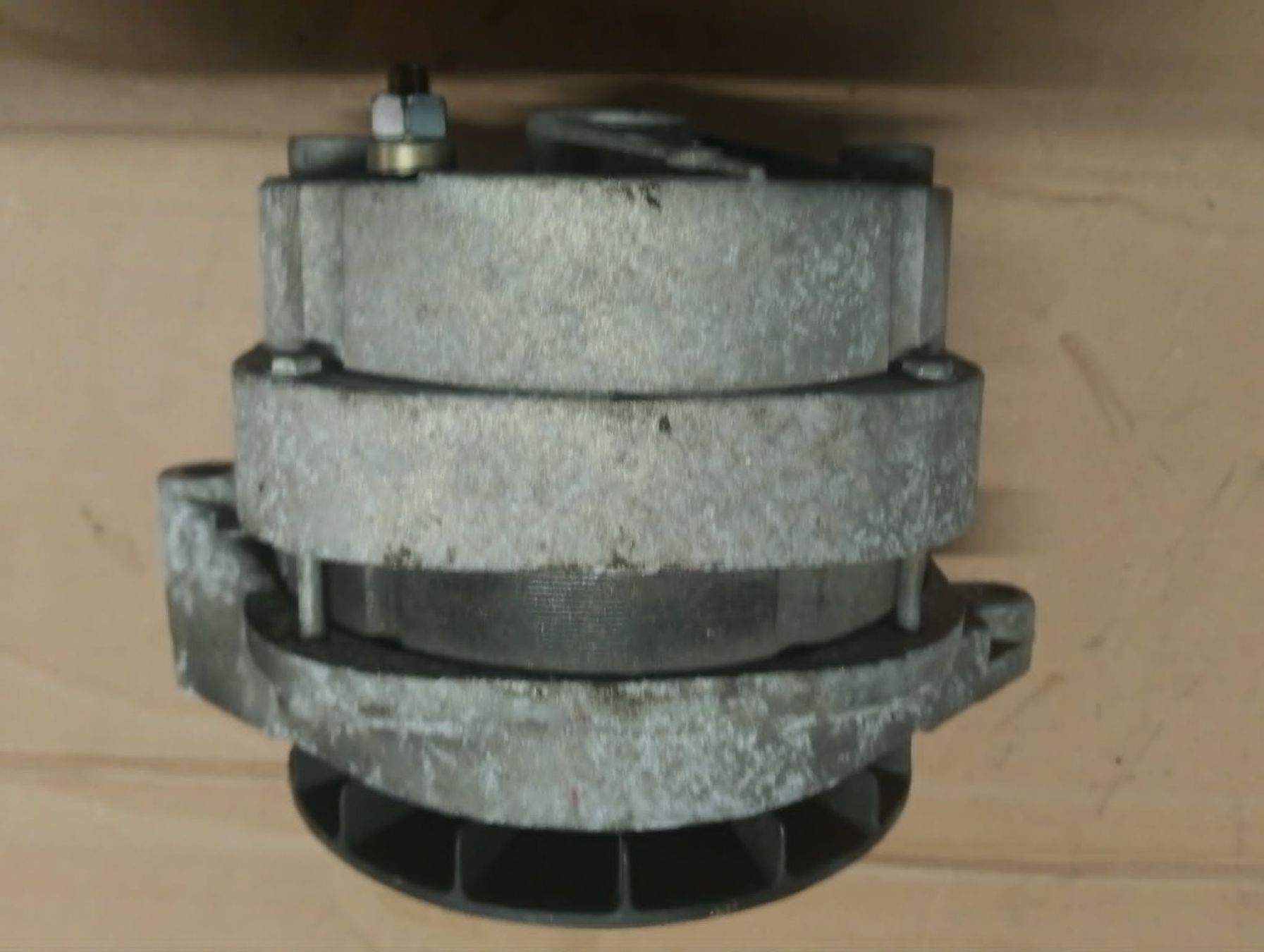Chevrolet Tutti pezzi di ricambio auto: Alternator   GM Trans Am,  Camaro V8 5.7 – Usato da Niedergösgen venduto da usc_tt5r 1