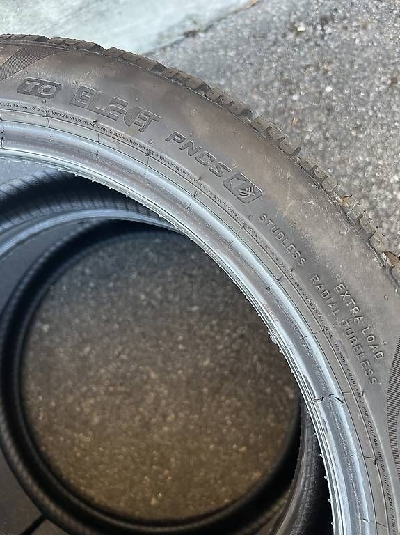 Pneus & Roues: 2 x 235/40/19 Pirelli Winterreifen  – D'occasion à Frasnacht par nobloff 5