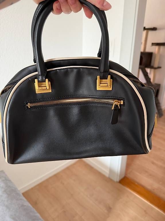 Borse da donna: Sac guess  – Usato da Moutier venduto da juj_8zdj 1