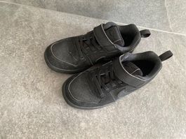 Nike Kinderschuhe Sneaker Grösse 28