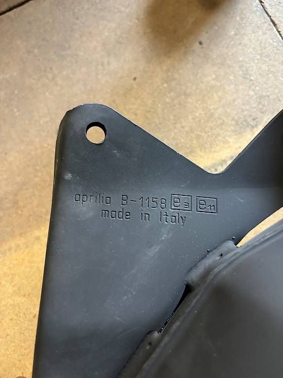 Aprilia Sistemi di scarico: Aprilia SR 50 Auspuff – Nuovo (secondo la descrizione) da Landquart venduto da jes_6zrh 3