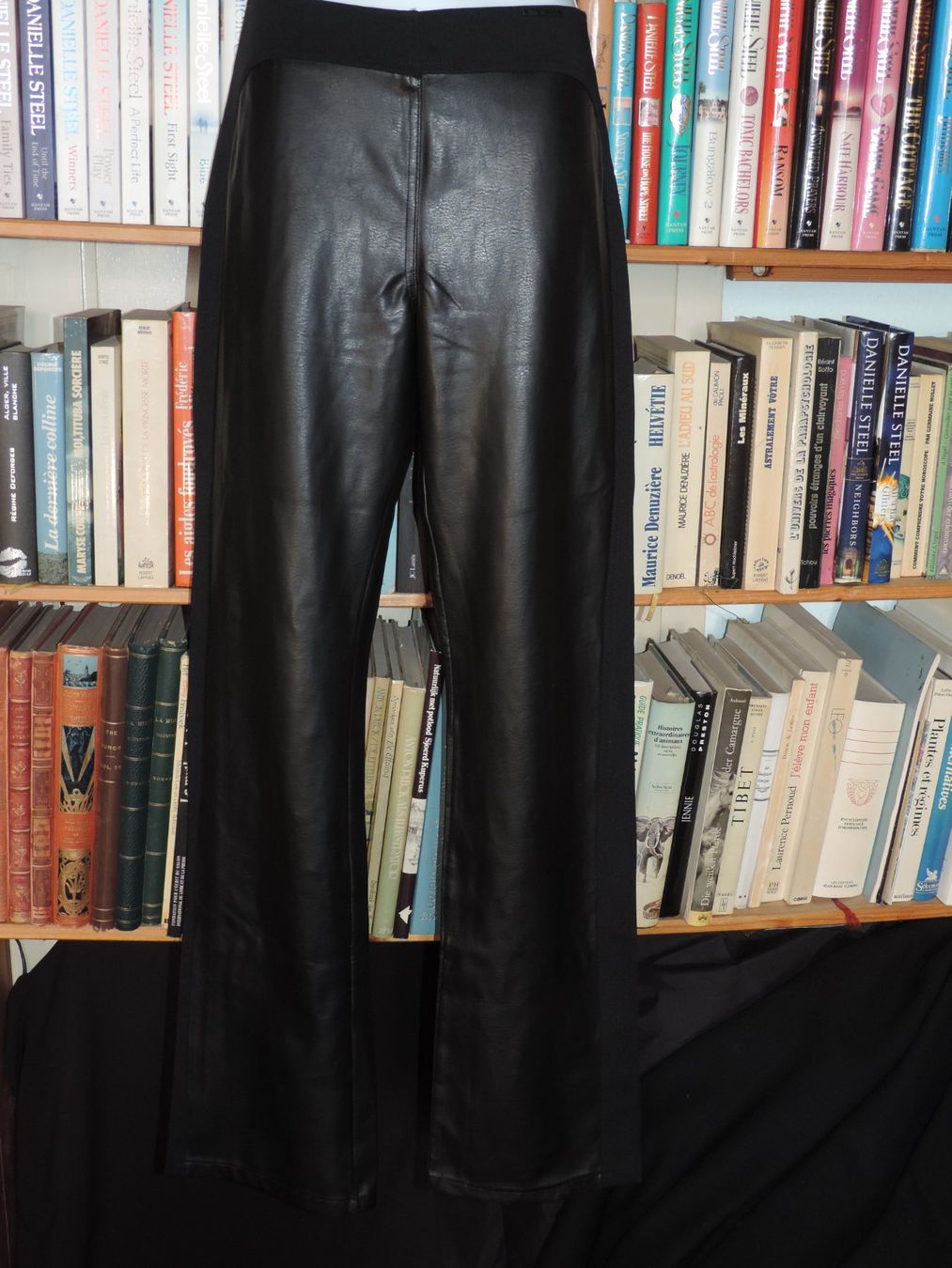 Pantaloni: pantalon stretch Morgan simili cuir – Usato da Genève venduto da Axelle333 3