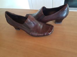 Chaussures cuir grandeur 39 marque Go Soft
