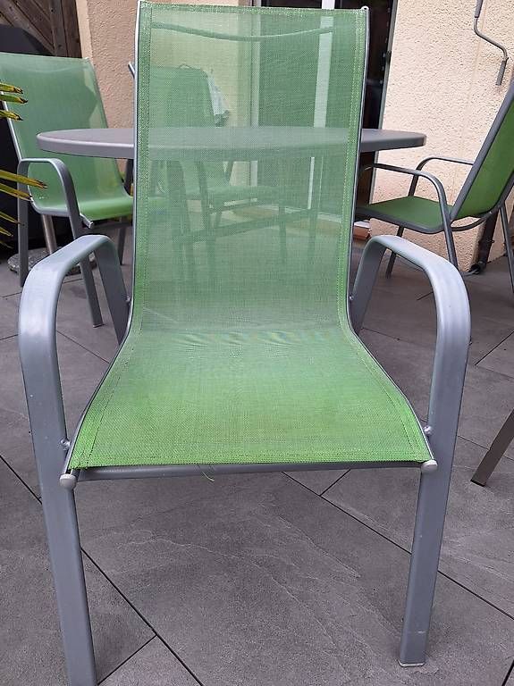 Set di tavolo e panche: Gartentisch mit 4 Stühlen – Usato da Pfungen venduto da Valser62 3