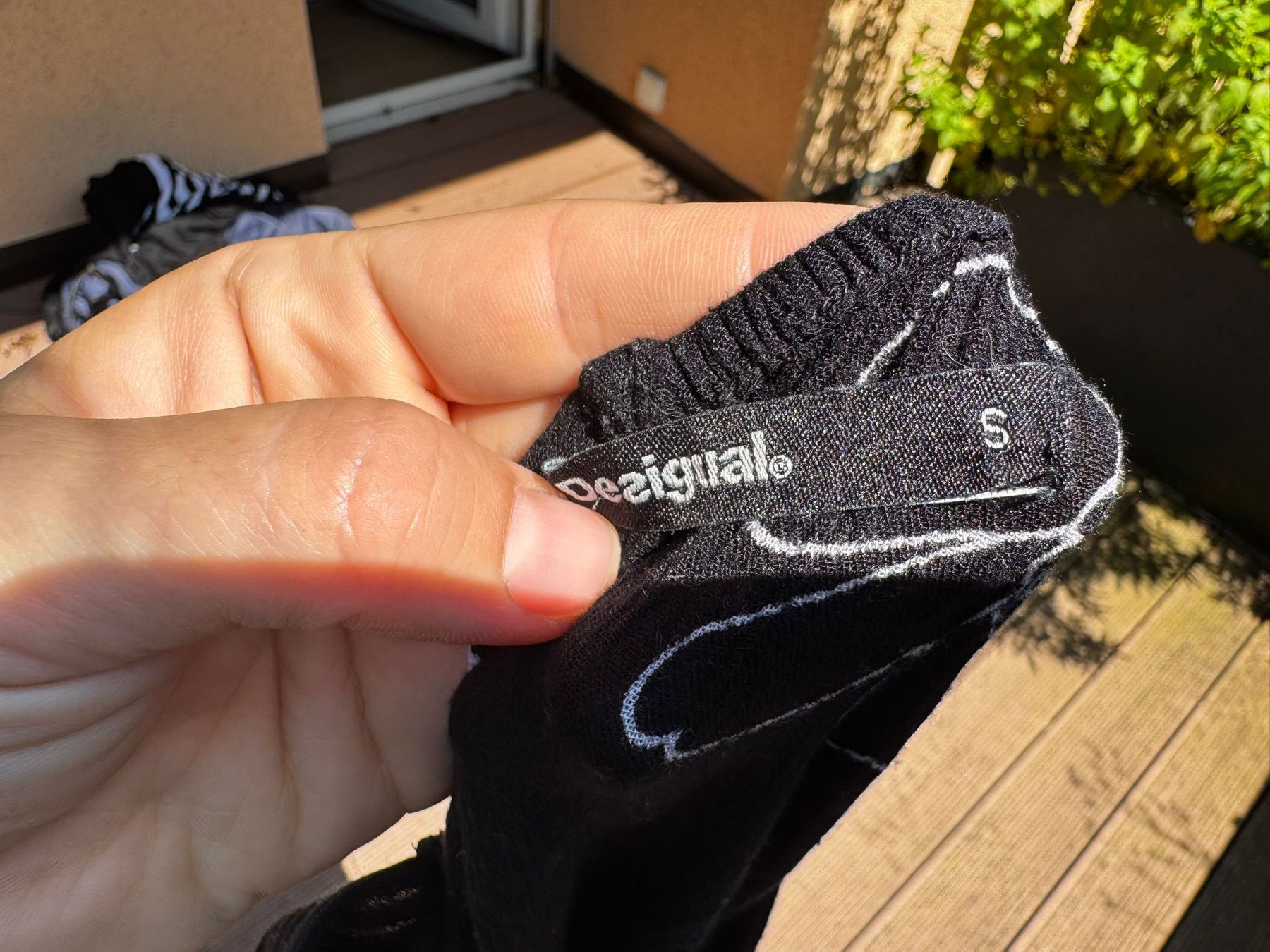 Desigual Camicette: Desigual Bluse, Gr. S, schwarz mit Blumen – Usato da Egg b. Zürich venduto da Brocki_Insel_Egg 4