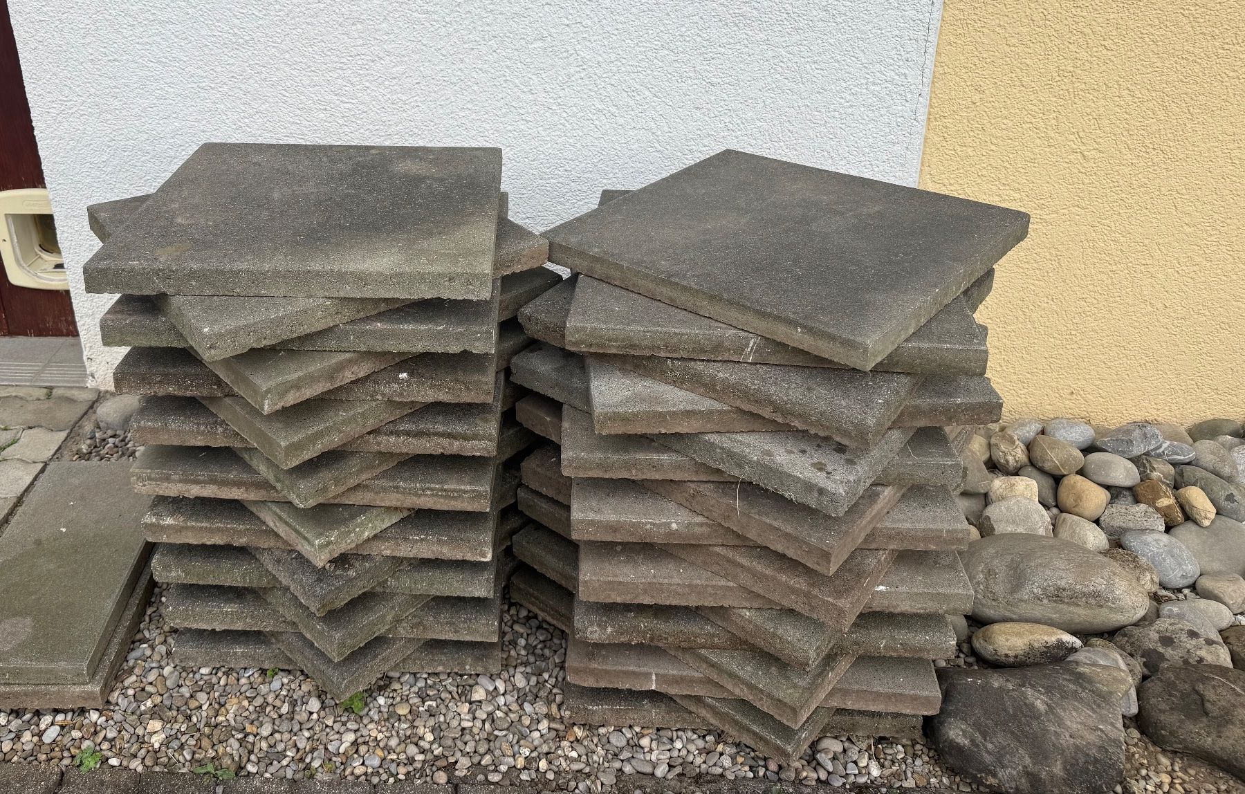 Bodenbeläge: Bodenplatten 50x50xm – Gebraucht aus Wängi von kra_cd9d
