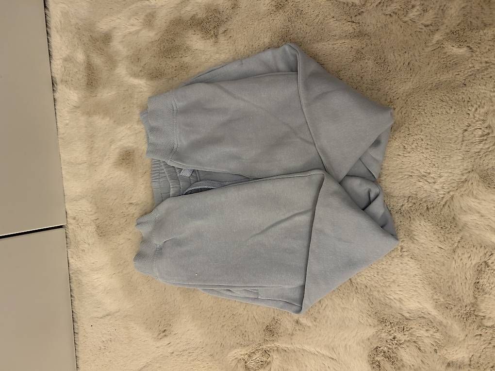 H&M Hosen: Blaue Jogginhsoe – Gebraucht aus Lenk im Simmental von niczbaeren 4