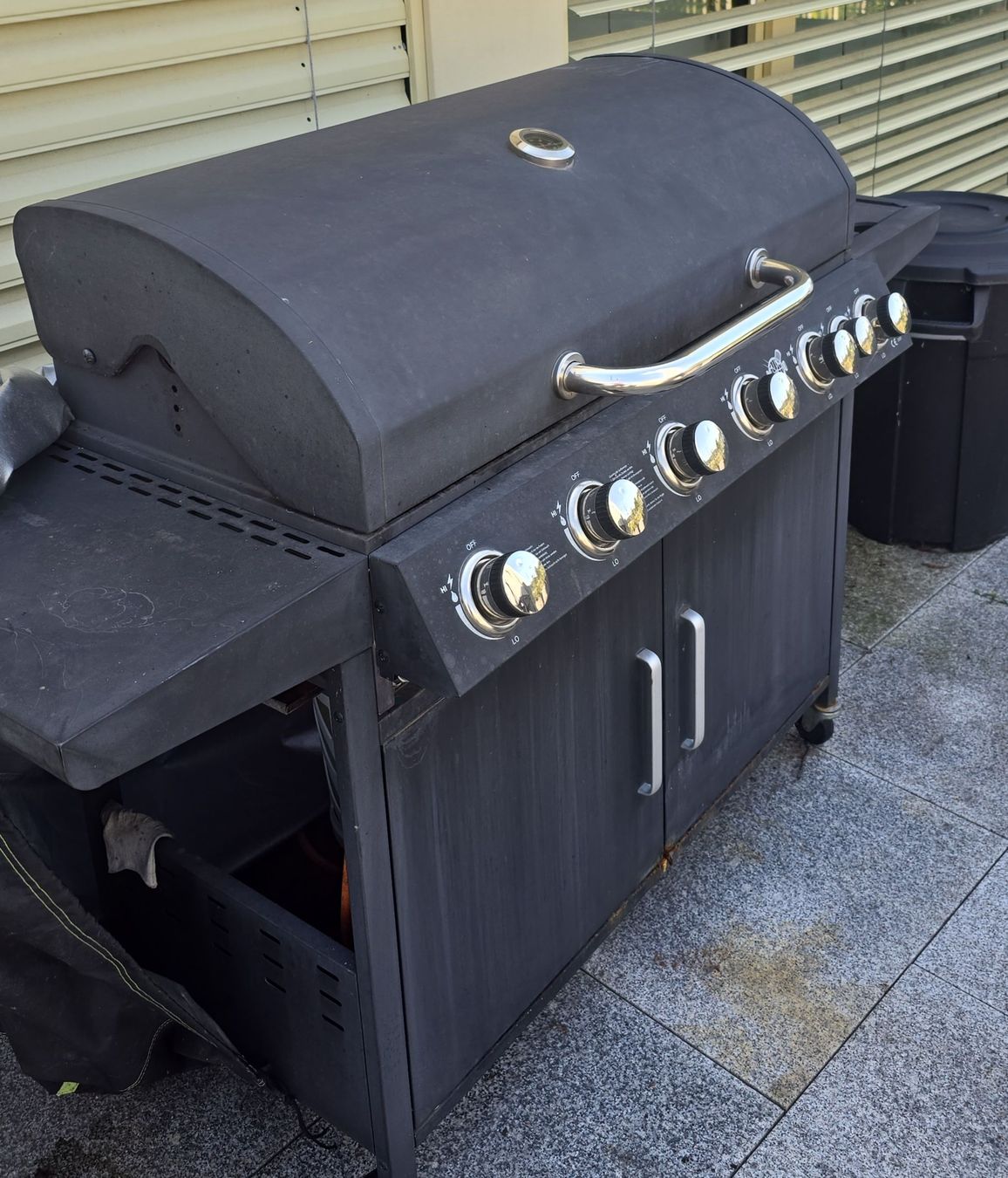 Griglie: Gasgrill broilcue mit 6 Brennern – Usato da Stein am Rhein venduto da dom_k28v
