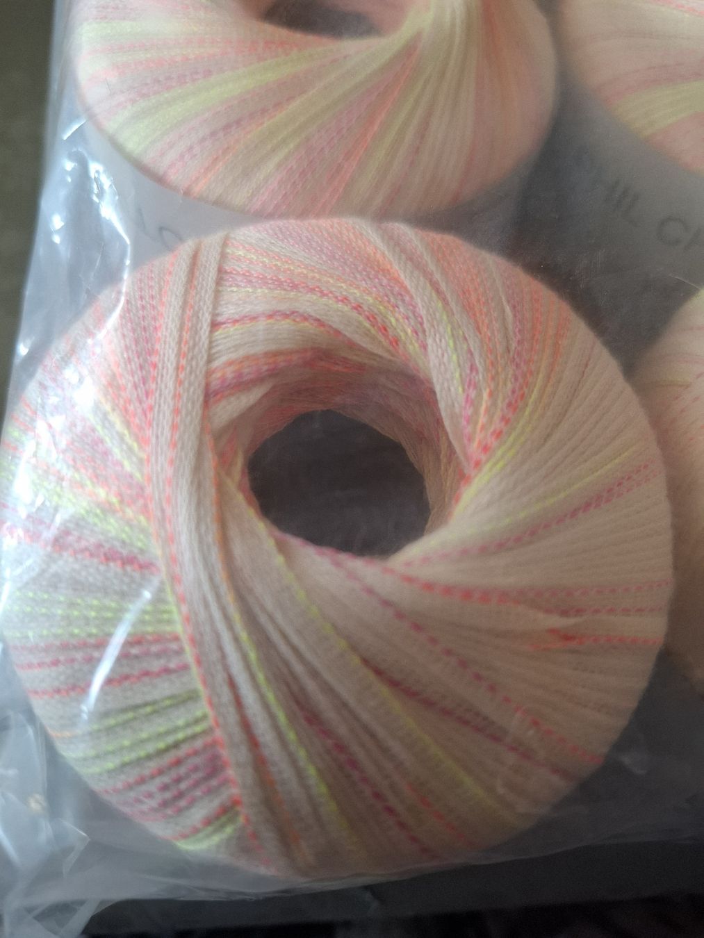 Laine: 10 x Strickgarn Phildar Phil Chamallow Neon Sommer-Farben! – Neuf avec emballage d'origine à Buchrain par Sracer0 1