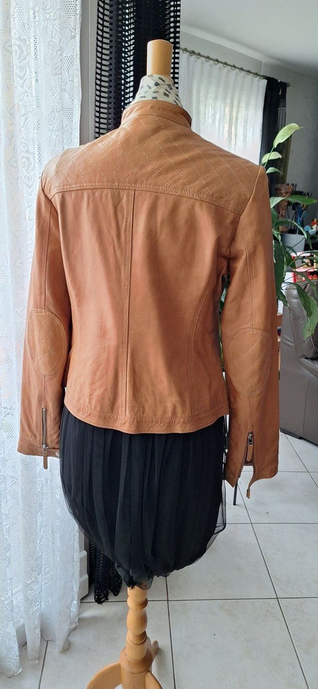 Giacche: Veste en cuir brun-camel 40 – Usato da St-Triphon venduto da Jldr0 1