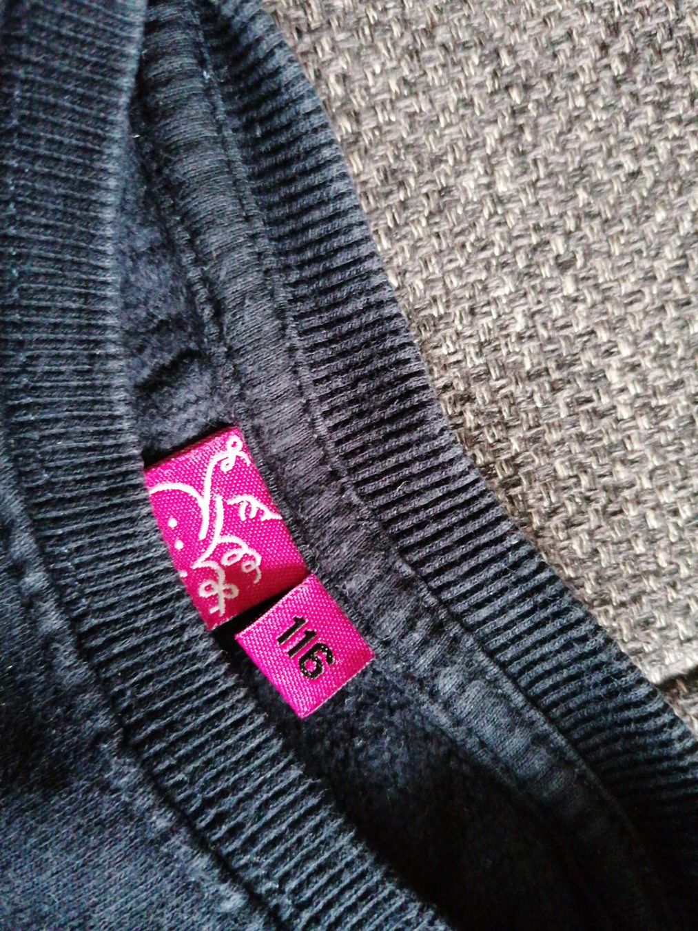 Pullover & Sweatshirts: Pullover Gr 116 – Gebraucht aus Büttikon AG von Amineah 1