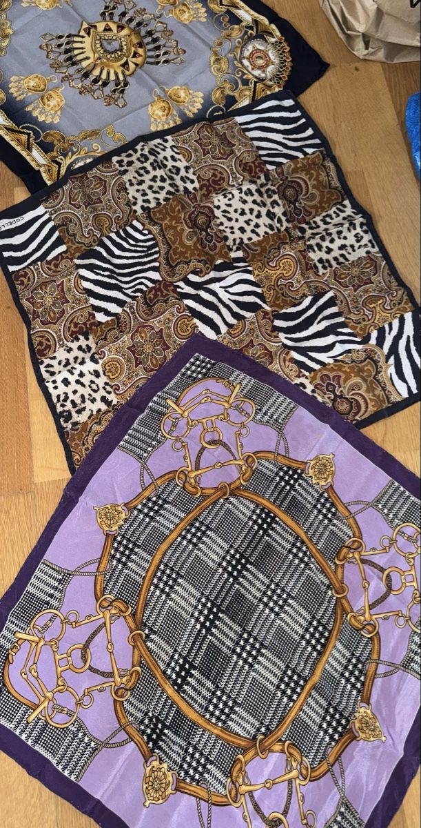 Codello Foulard & Sciarpe: Schöne Foulards Codello – Usato da Gümligen venduto da morticiaaddams 2