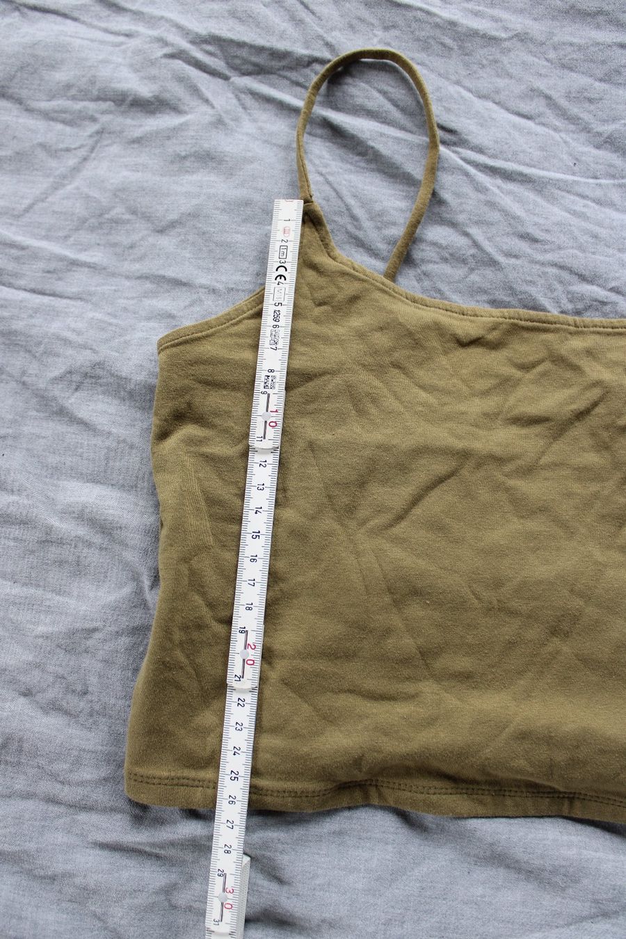 Top: Crop Top Spaghettiträger – Usato da Hombrechtikon venduto da lehnerrr 2