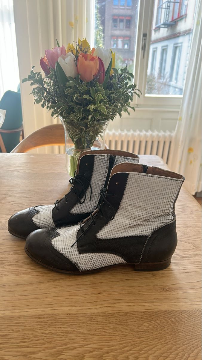 Moma Damenschuhe: Winterstiefel von MOMA, Grösse 40, selten getragen! – Gebraucht aus Herisau von Renee30 1