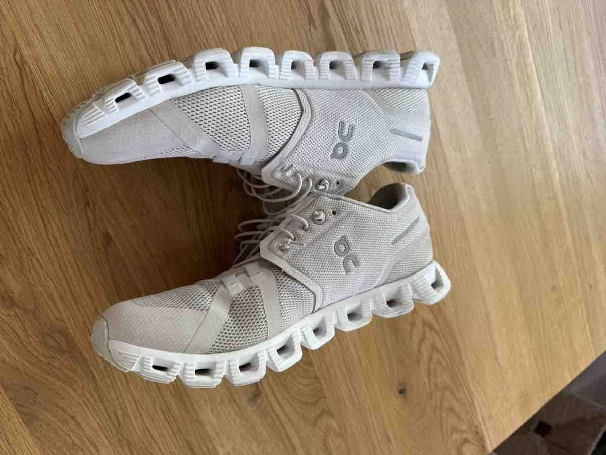 On Scarpe da donna: On Schuhe Grösse 40 – Usato da Zürich venduto da fre_fj8z 5