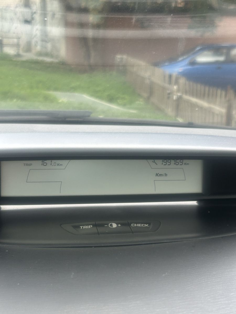 Citroën Automobili: Citroen C4 2.0i AUTOMAT  – Usato da Yverdon-les-Bains venduto da dma_njx9 4